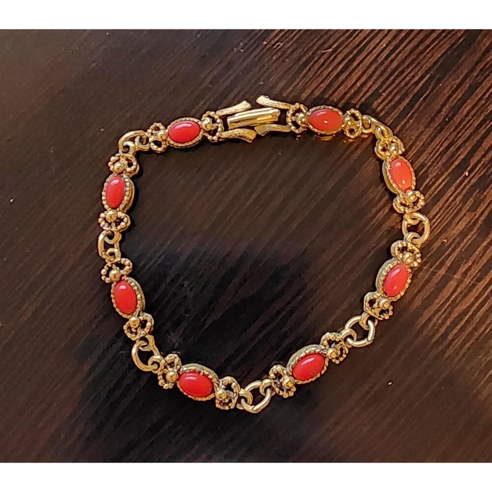 Vintage Coral and Gold-Toned Link Bracelet | Retro Chic Jewelry